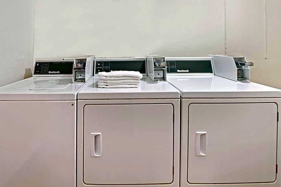 Super 8 by Wyndham Plano/Dallas Area