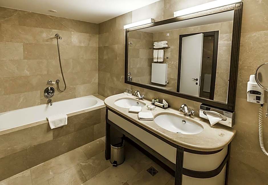 Epoque Hotel - Relais & Chateaux