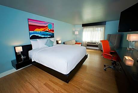 Deluxe King Room