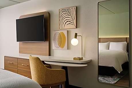 Queen Room with Two Queen Beds - Hearing Accessible/Non-Smoking