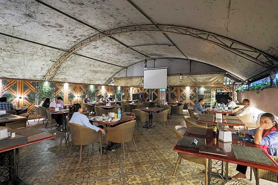 The Maharaja Business Hotel