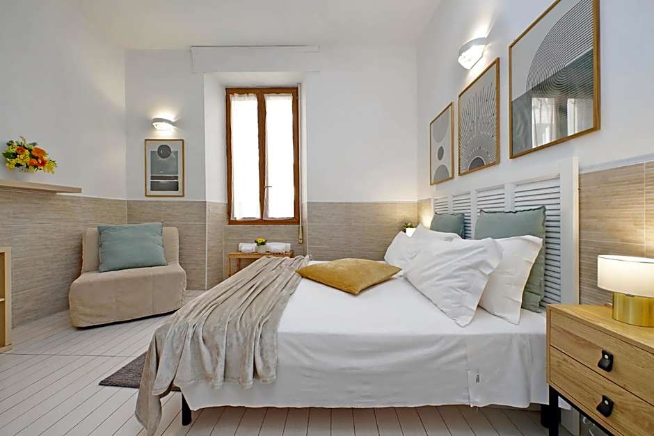 Opera Inn Suites - Rooms and Apartments