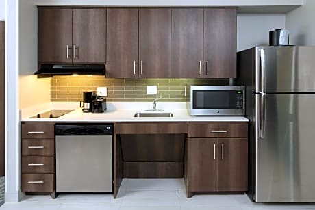 2Queen Accessible Bathtub Suite Nonsmoking