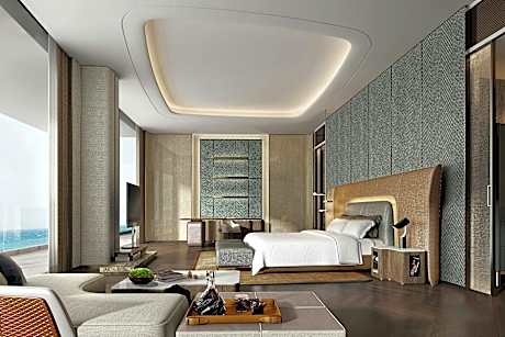 Club lounge access, 1 Bedroom Presidential Suite, 1 King, Oceanfront, Balcony