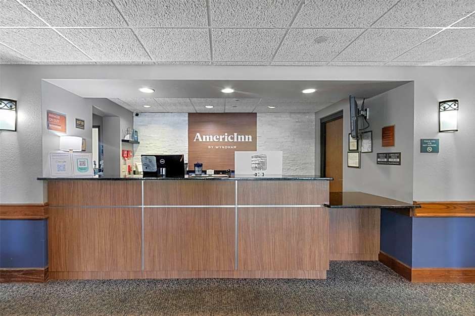 AmericInn by Wyndham Green Bay East