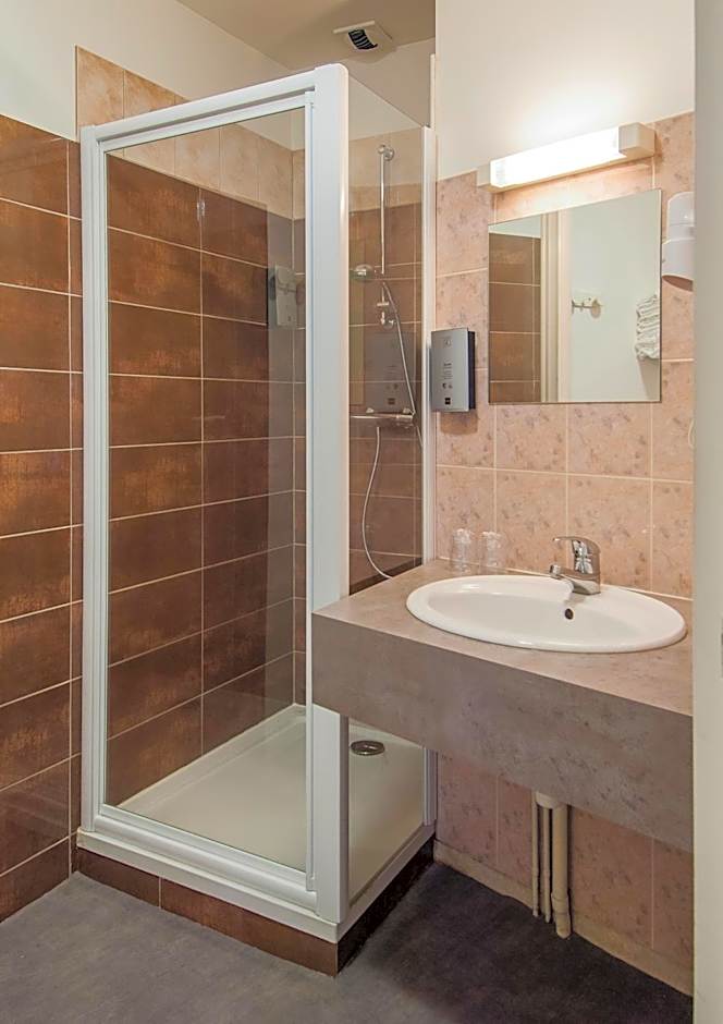 Logis Hôtel Restaurant Cazes Arazat