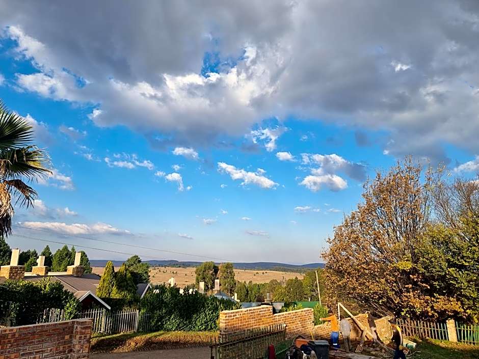 Valley View dullstroom - check in at The Highlander Hotel