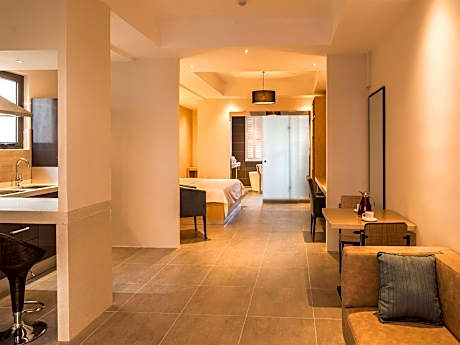 Premiere Suite / Self Catering