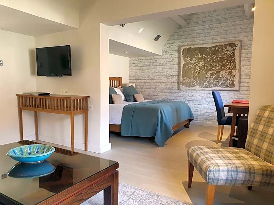 Great Fosters - Near Windsor