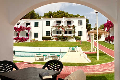 2 BEDROOM APARTMENT SWIMMINGPOOL VIEW WITH AIR CONDITIONING 1+1