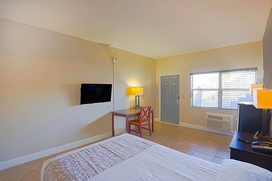 Sunrise Inn by OYO Titusville FL