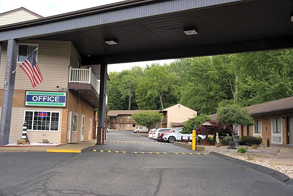 Carrier Motor Lodge