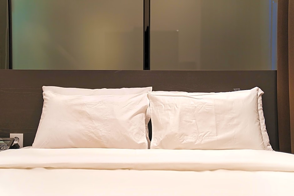 Hotel Hermes at Yongin Everland Station