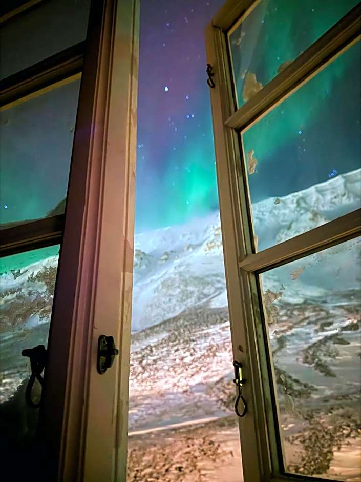 Gjestehuset 102 - your home away from home!