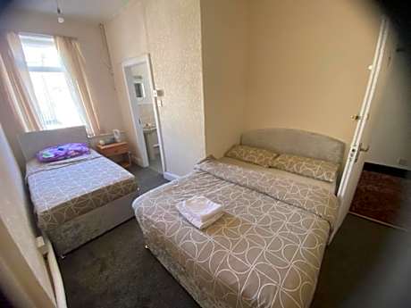 Triple Room with Private Bathroom