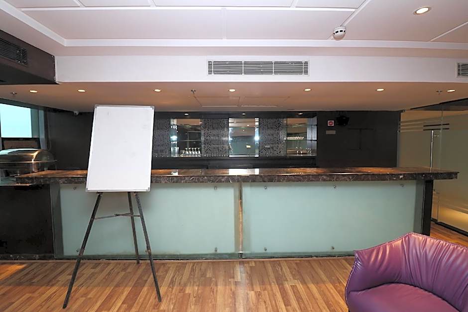 Hotel Joy Inn & Suites