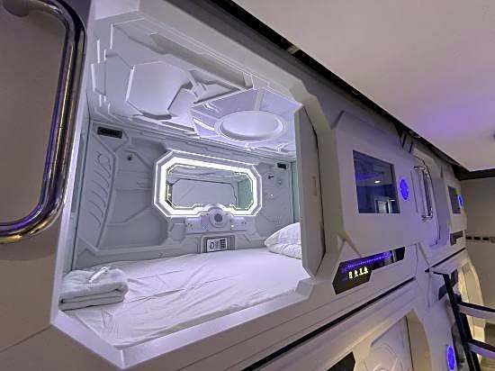 Jianpuke Space Capsule Backpacker Hostel