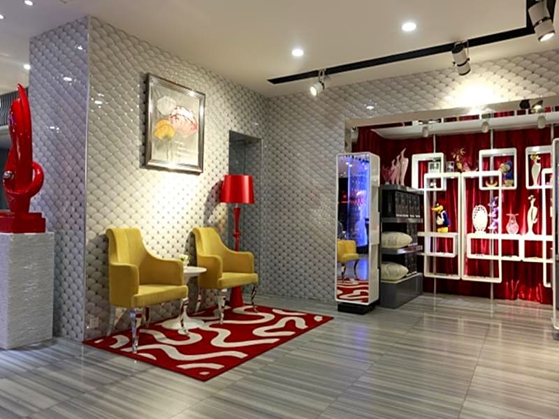 Planet Hotel