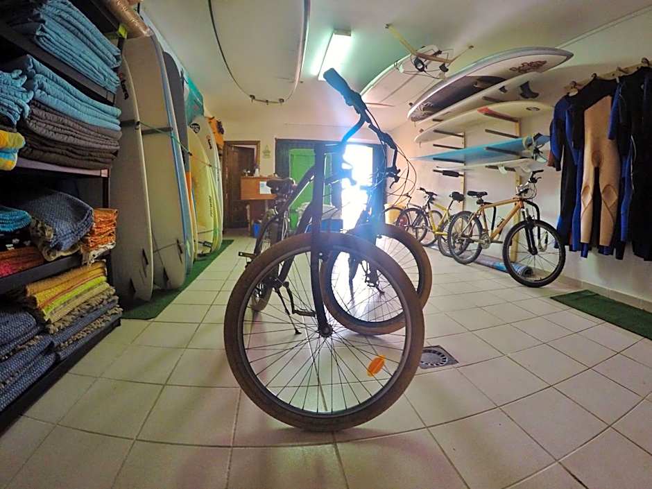 Supertubos Beach Hostel