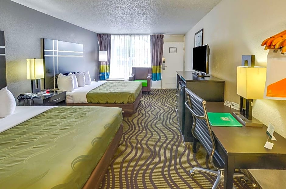 Quality Inn & Suites Hardeeville - Savannah North - Renovated with Hot Breakfast Included