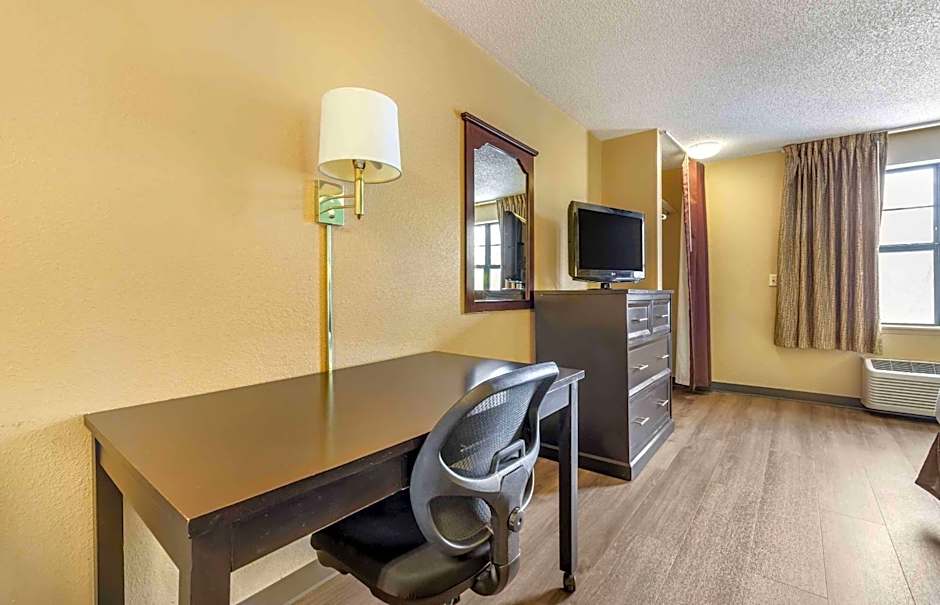 Extended Stay America Suites - Minneapolis - Maple Grove