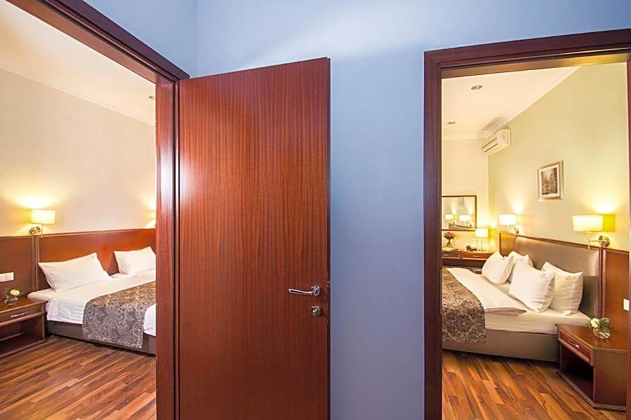 Photo 1 of 5 of Family Suite