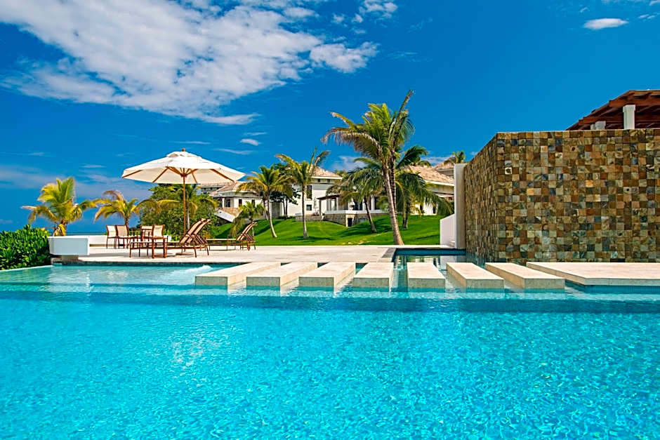 Las Verandas Hotel & Villas