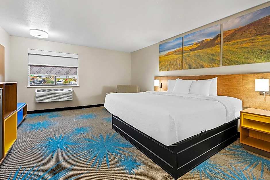 Days Inn by Wyndham Mitchell SD