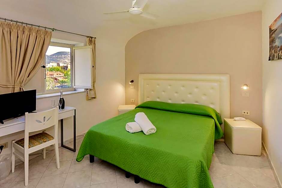 Sisters Hotel