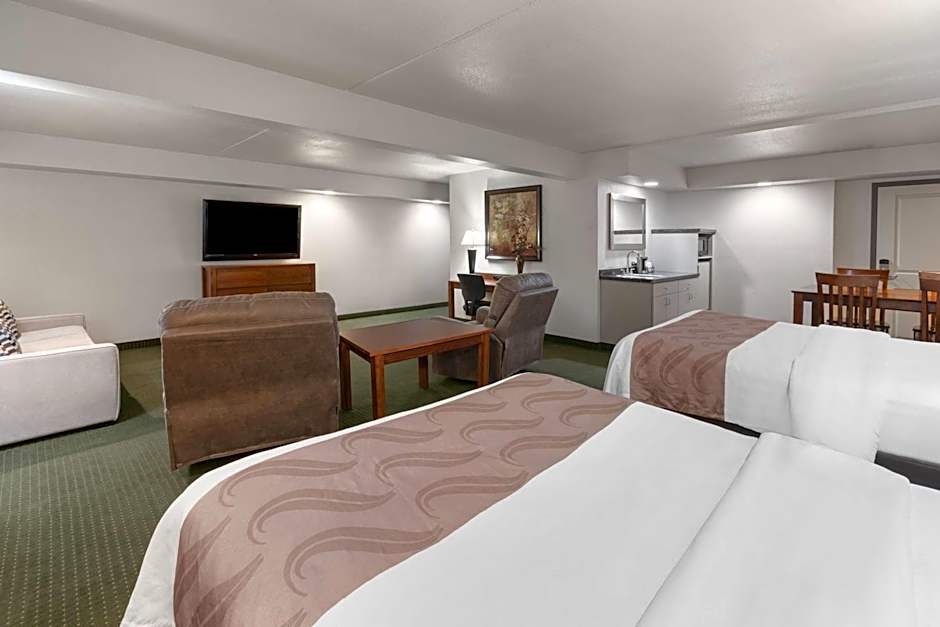 Baymont by Wyndham Jamestown Conference Center & Water Park