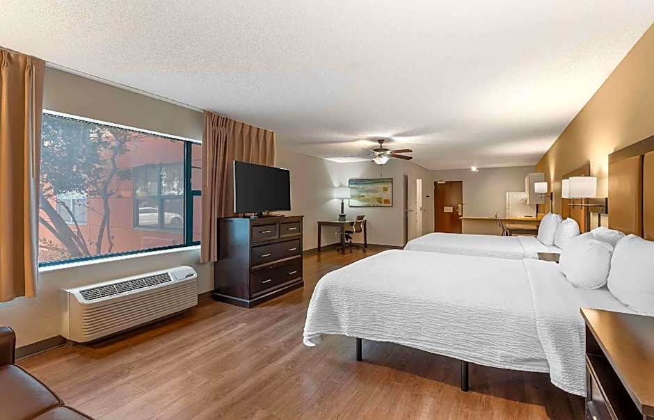 Photo 1 of 5 of Studio 2 Queen Beds, Accessible
