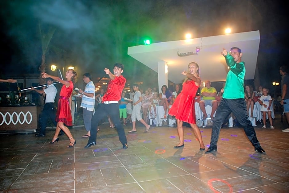 Maya World Hotel Side