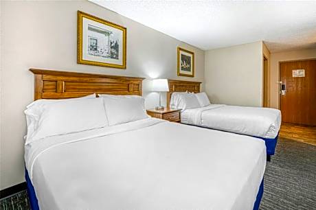 Queen Room with Two Queen Beds - Non-Smoking