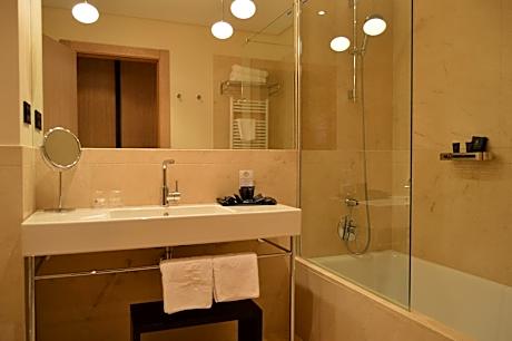 Junior Triple Room, 1 Queen Bed, Beach View