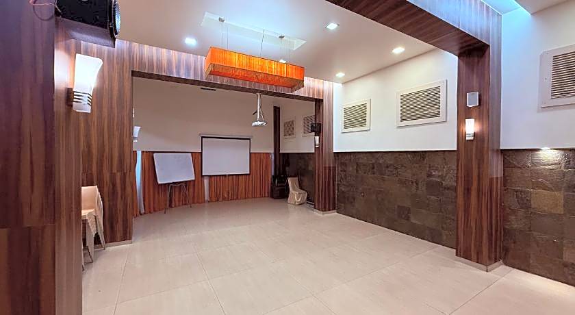 Hotel Alka Residency