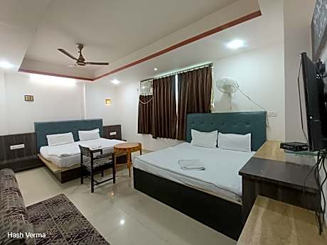 Hotel New Holiday Inn