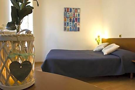 Double Room (1 Adult + 1 Child)