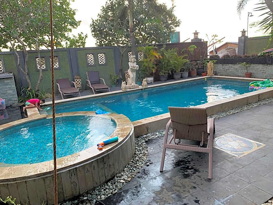 Villa Kenanga in Meninting by the beach