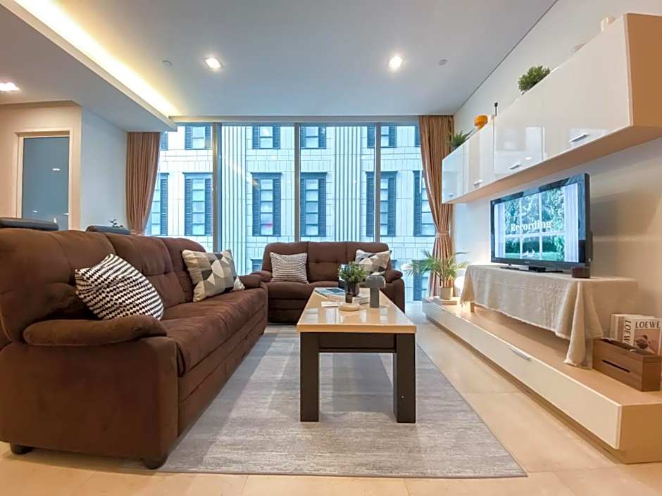 Extravagant Apt 65 sqm 1BR - Ultra Fast Wifi - Silom