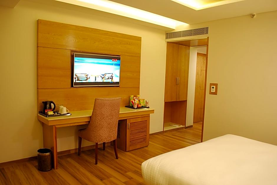 Glades Hotel Mohali - Chandigarh