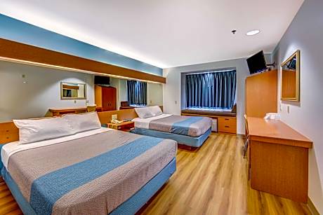 Queen Room with Two Queen Beds - Disability Access - Roll In Shower