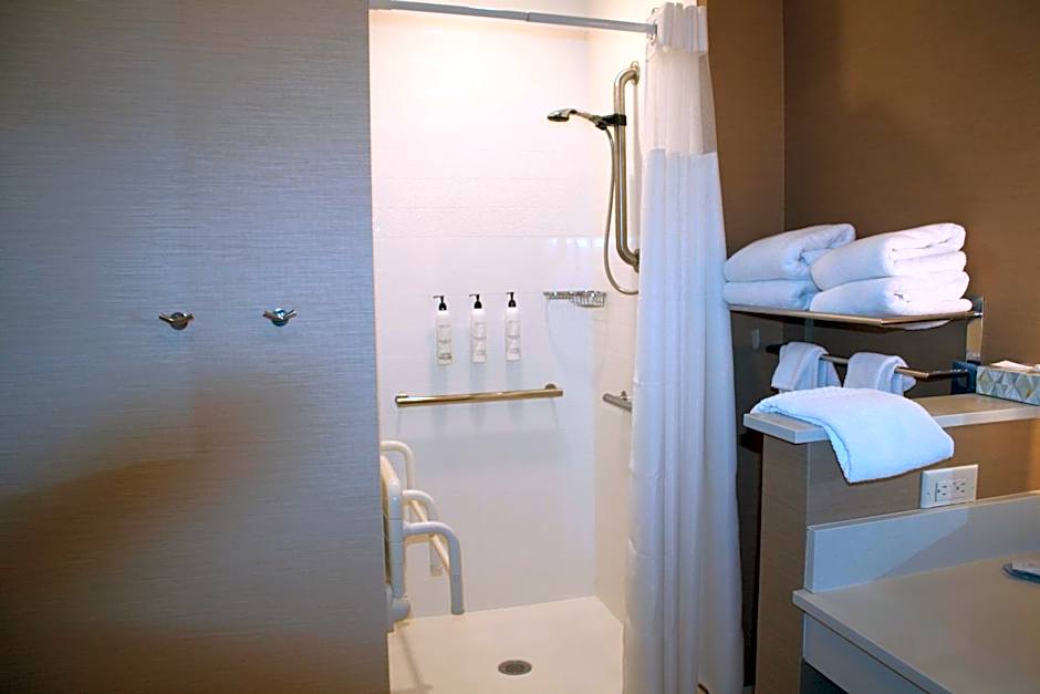 Fairfield Inn & Suites by Marriott Detroit Lakes