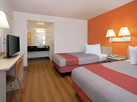 Deluxe Quadruple Room - Non-Smoking