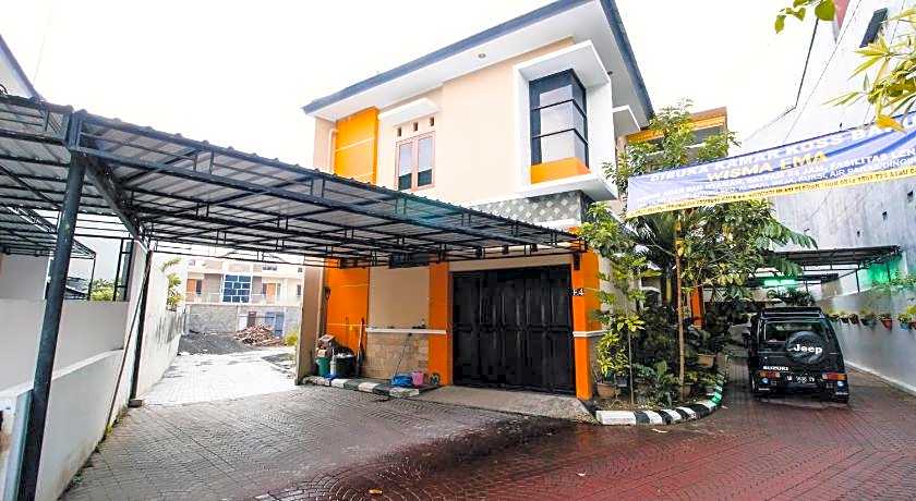 RedDoorz Plus @ Pogung Raya