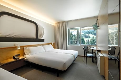 Quadruple Room with Terrace