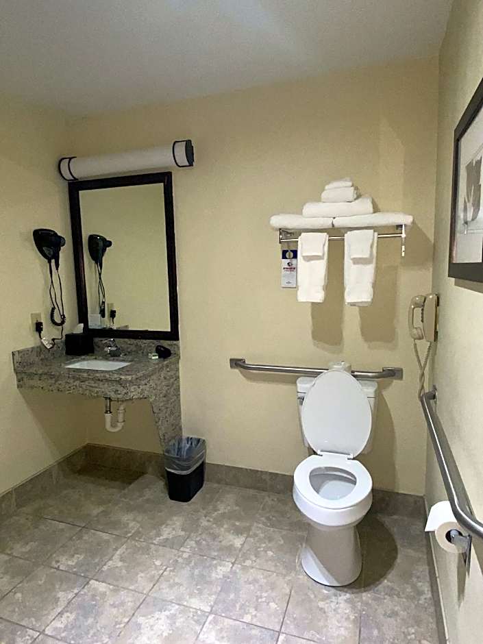 AmericInn by Wyndham Petoskey