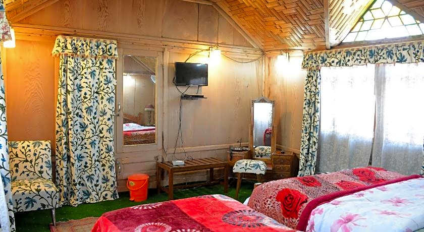 Houseboat Zaindari Palace