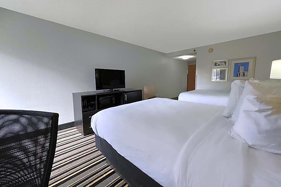 Photo 1 of 6 of 2 Queen Beds