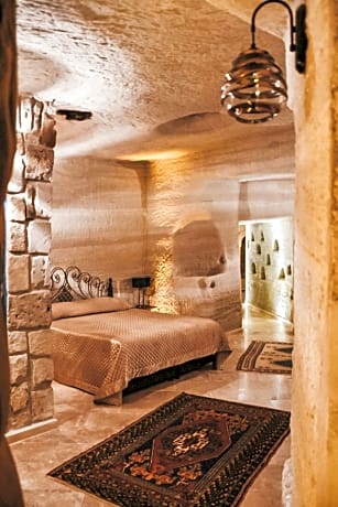 Cave Suite with Jacuzzi