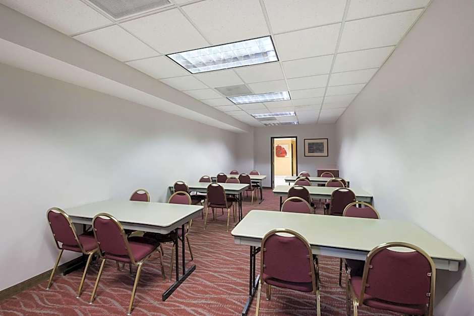 Quality Inn Grand Suites Bellingham